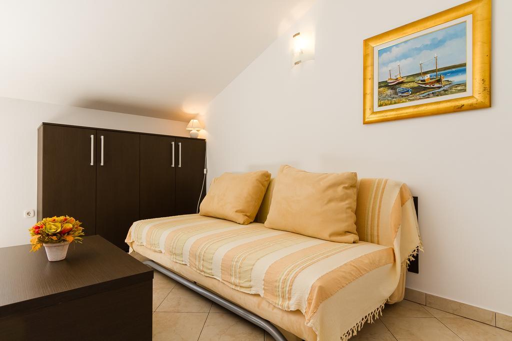 Apartments Vukelic Klenovica Zimmer foto