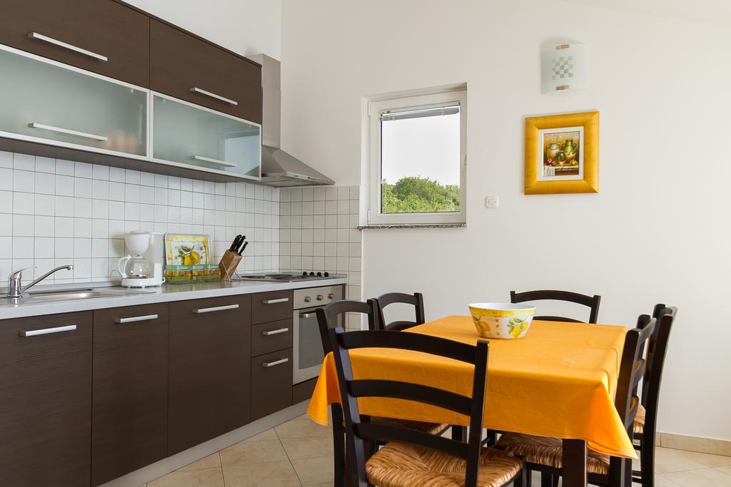 Apartments Vukelic Klenovica Zimmer foto
