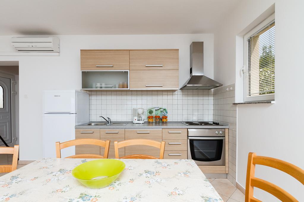 Apartments Vukelic Klenovica Zimmer foto