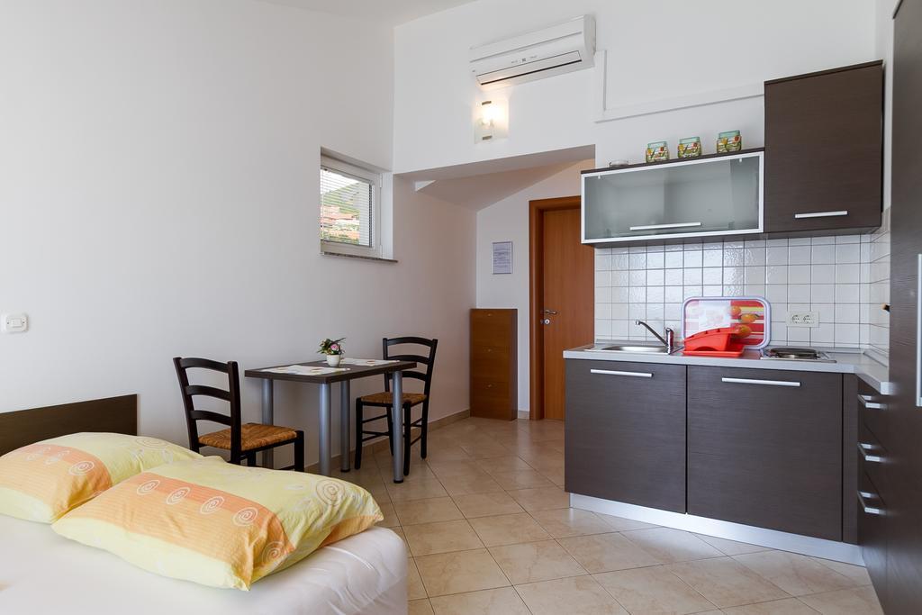 Apartments Vukelic Klenovica Zimmer foto